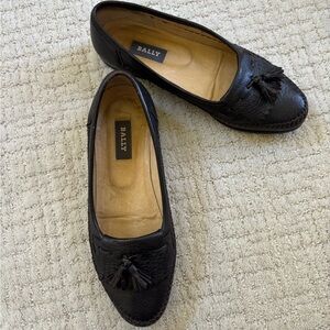 Bally Genuine Deerskin Dark Brown Tasseled Loafer Flats Timeless Comfort Size 8M